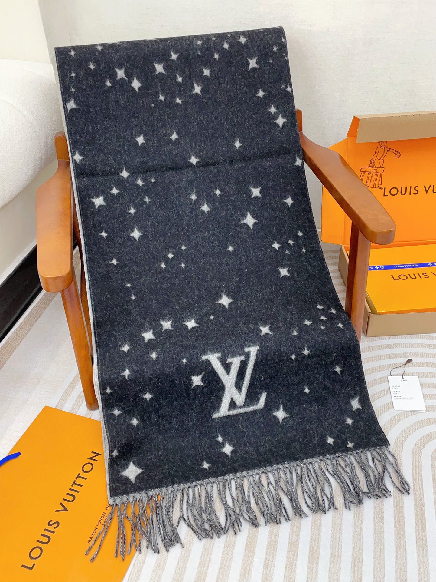 【LV LOUIS VUITTON ルイ·ヴィトン】 スカーフ 45*210cm
