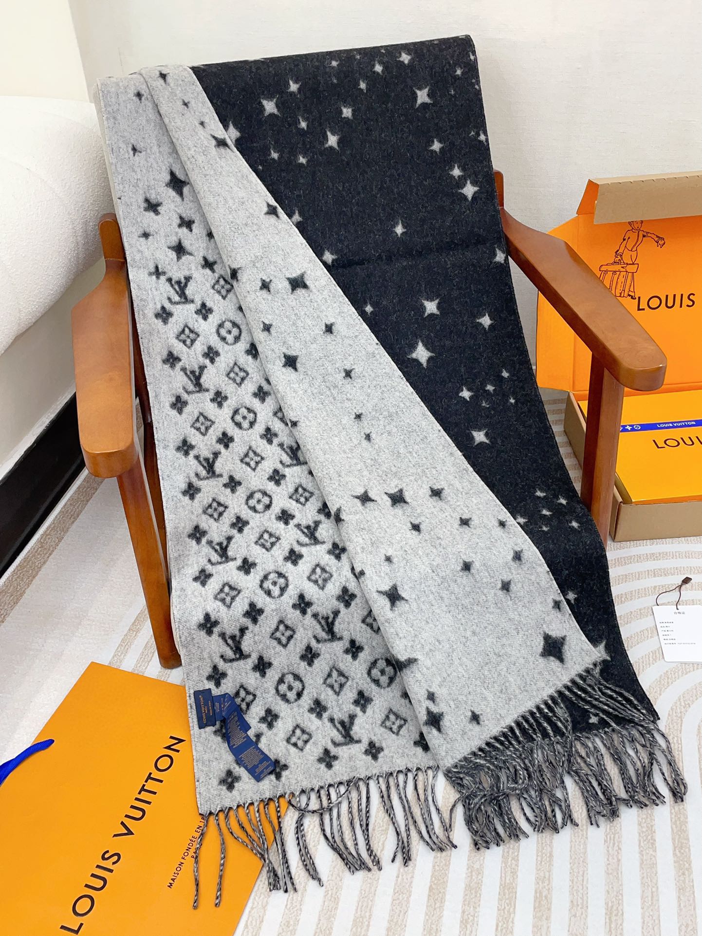 【LV LOUIS VUITTON ルイ·ヴィトン】 スカーフ 45*210cm