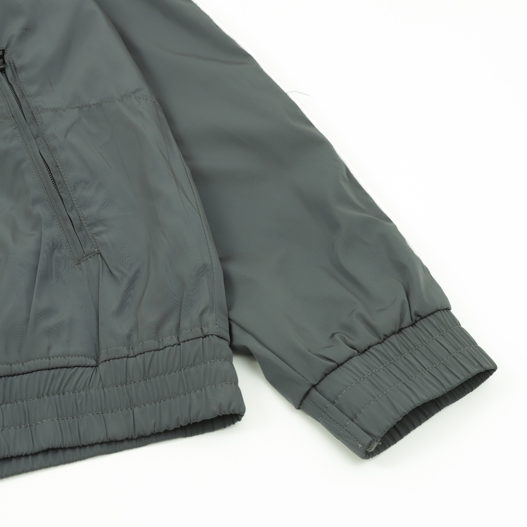 【BURBERRY  公式旗艦店】バーバリー   ジャケット着 好評に付き再入荷！241112