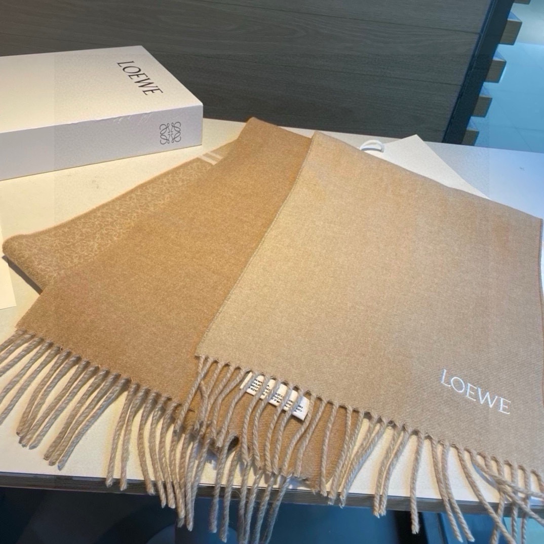 【LOEWE ロエベ】スカーフ 180*30CM   241109