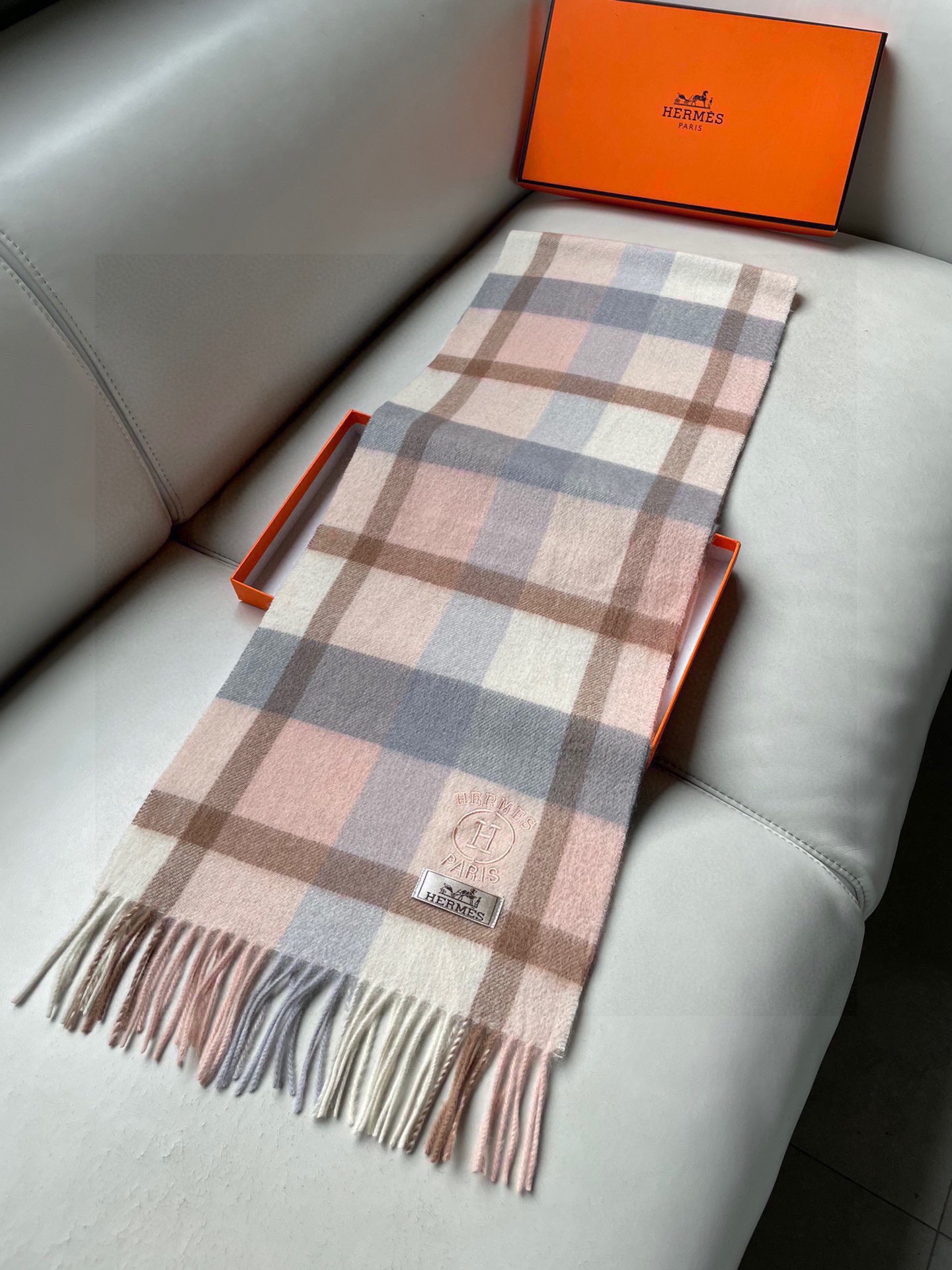 【HERMES エルメス 】スカーフ   30*180CM  241109