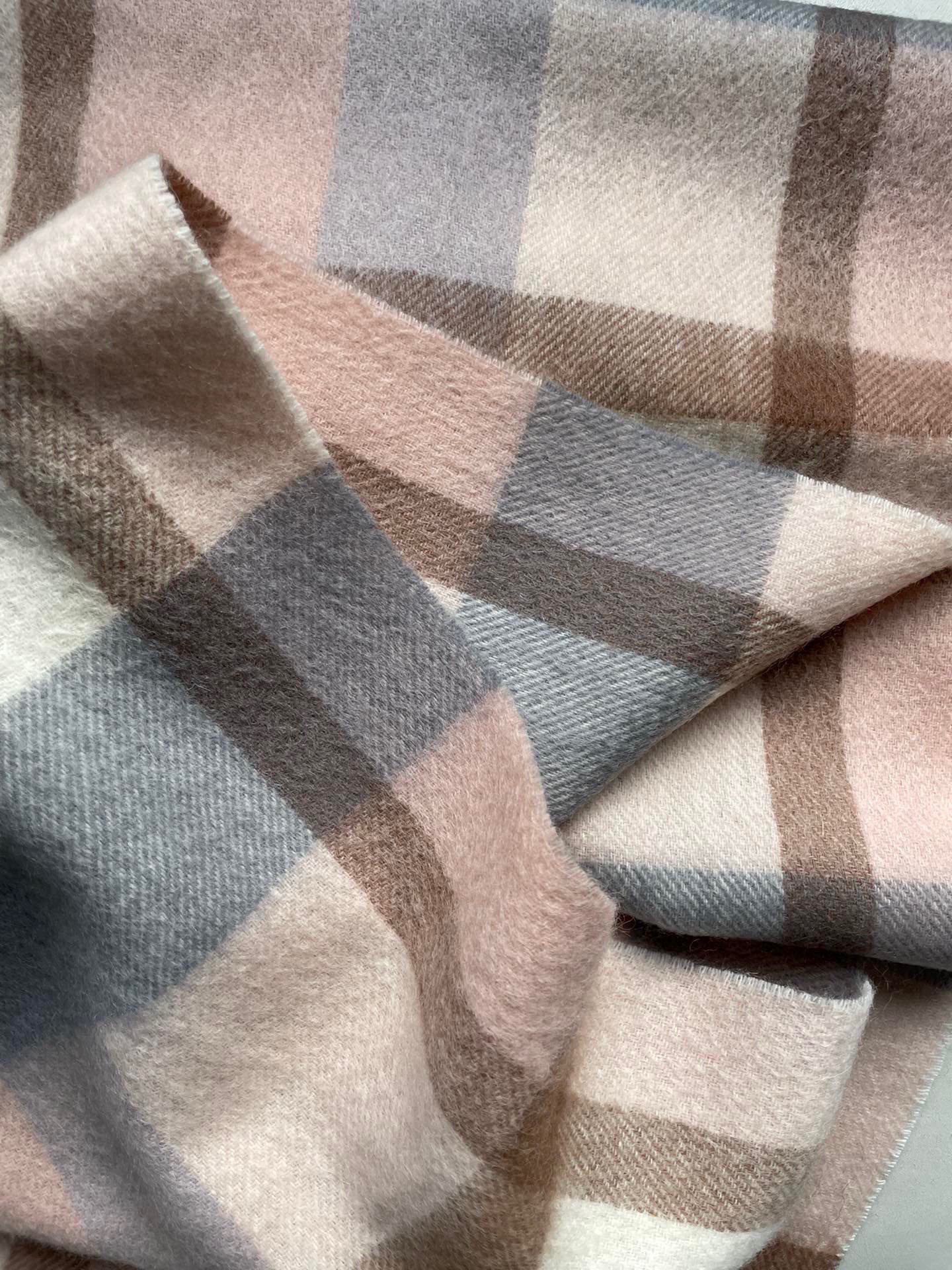 【HERMES エルメス 】スカーフ   30*180CM  241109