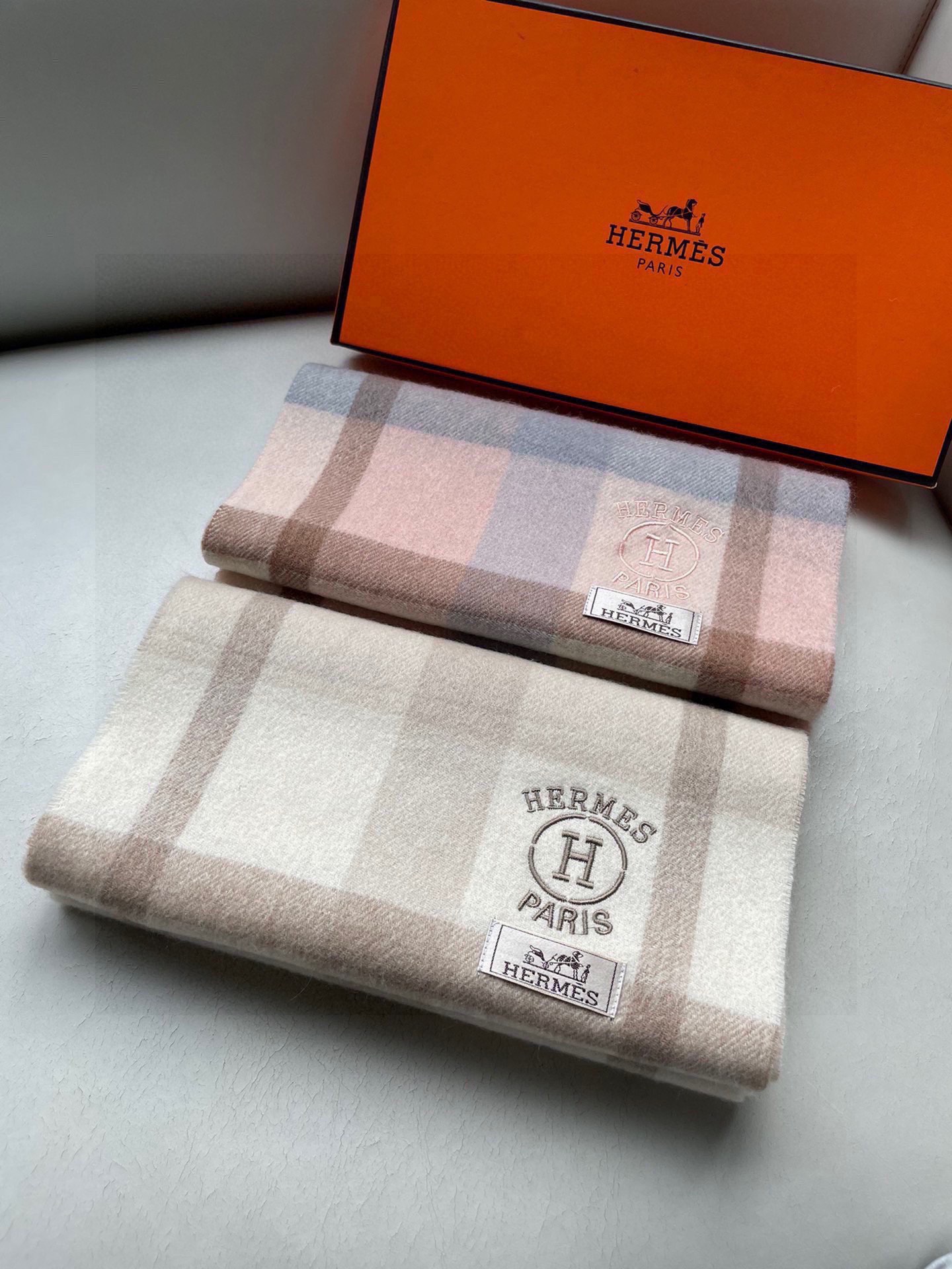 【HERMES エルメス 】スカーフ   30*180CM  241109