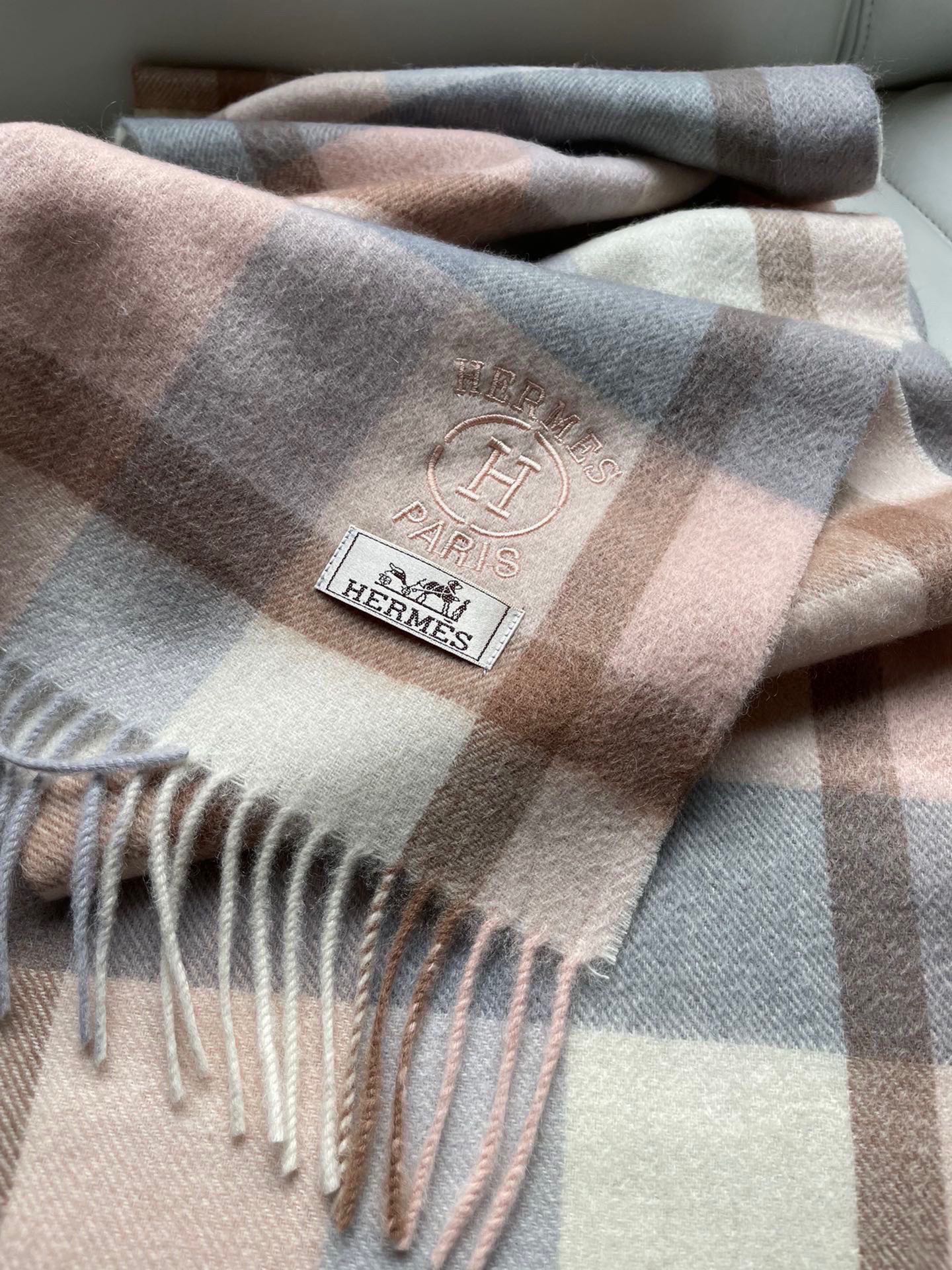 【HERMES エルメス 】スカーフ   30*180CM  241109