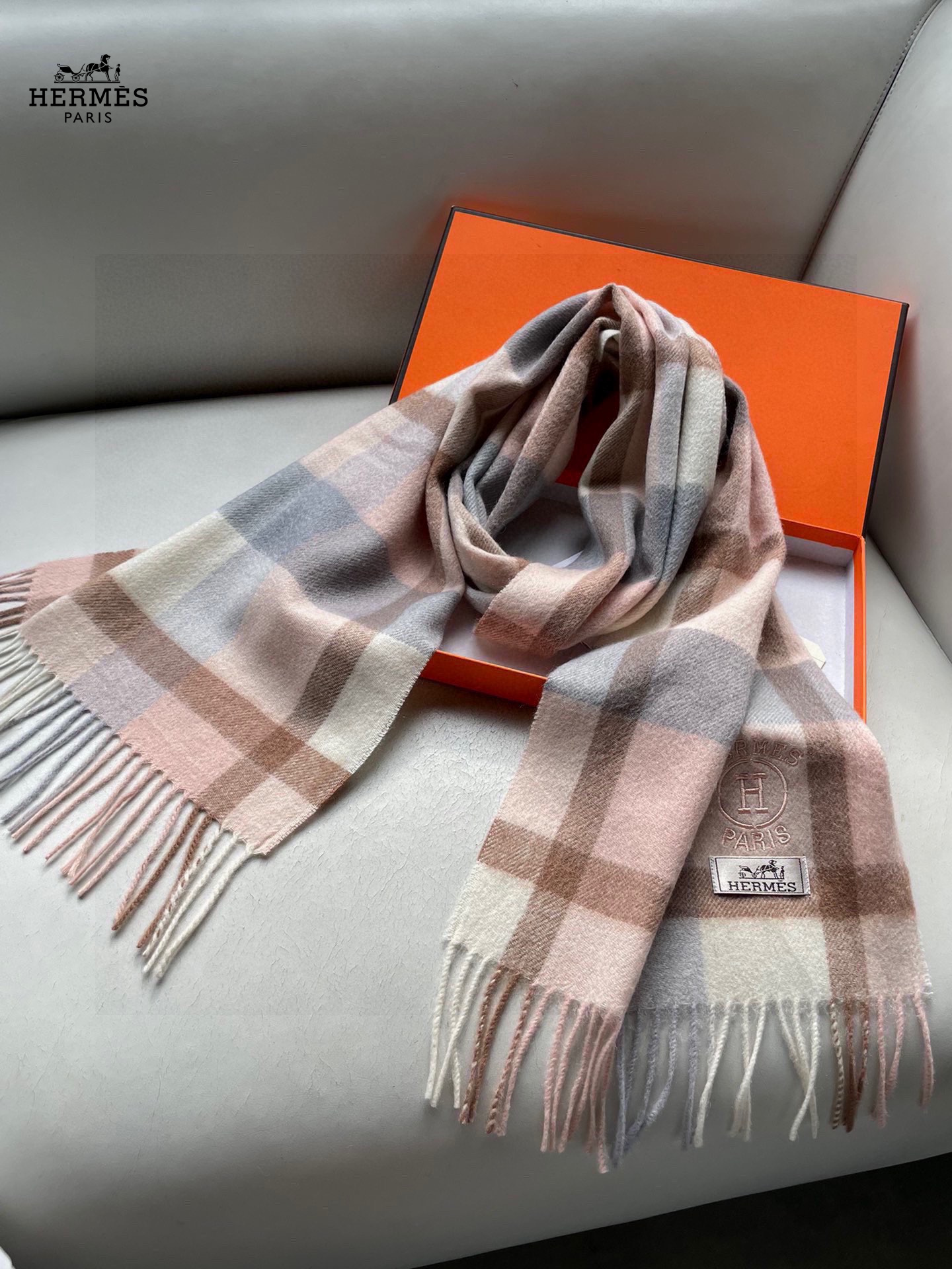 【HERMES エルメス 】スカーフ   30*180CM  241109