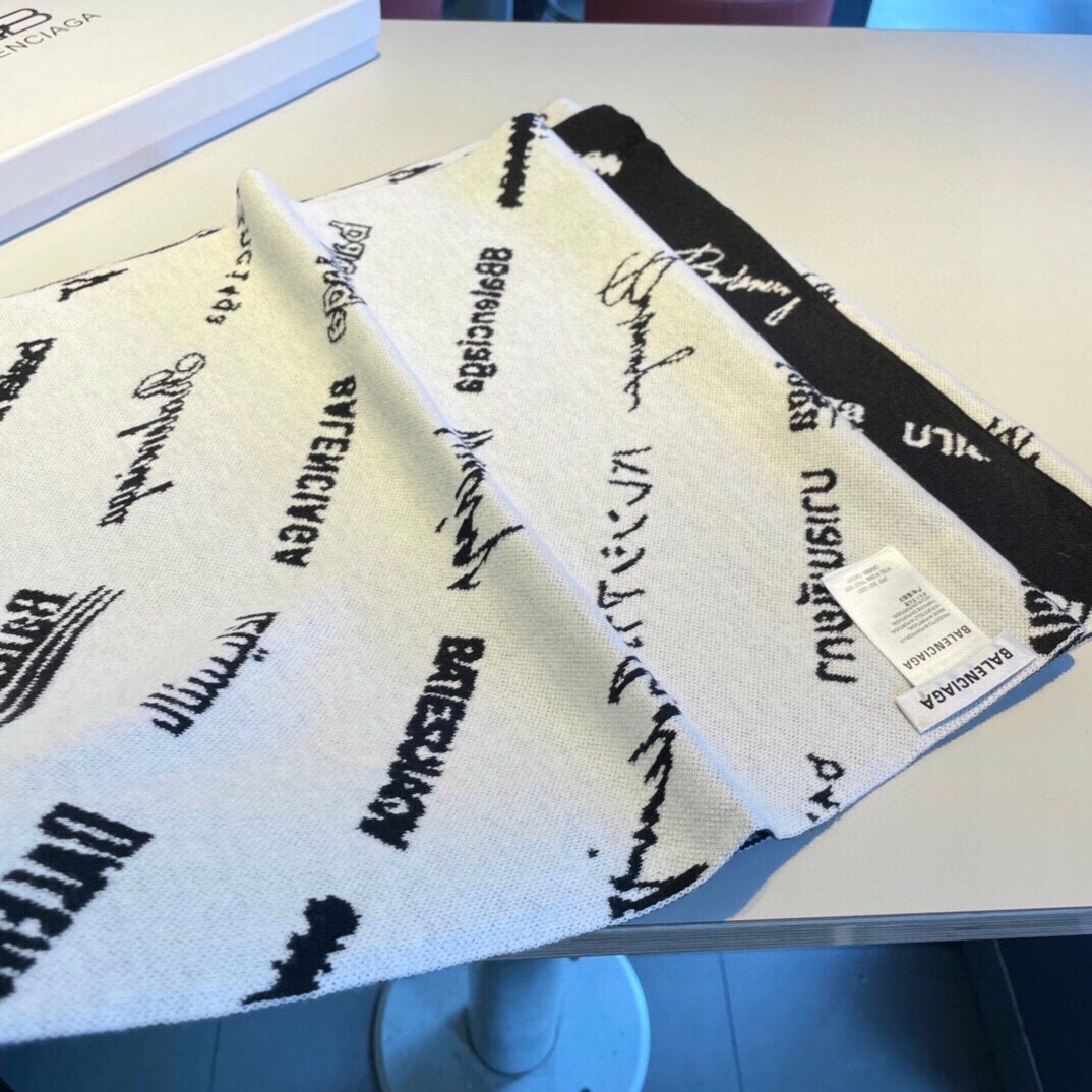 【BALENCIAGA   バレンシアガ】スカーフ32*180CM  241109