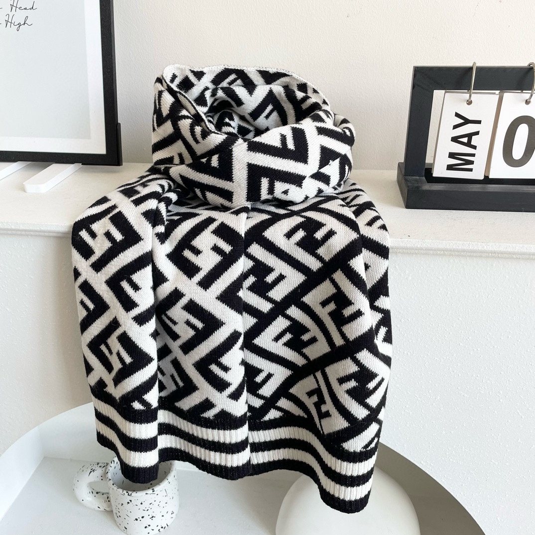 【FENDI  フェンディ】スカーフ36*180CM   241109