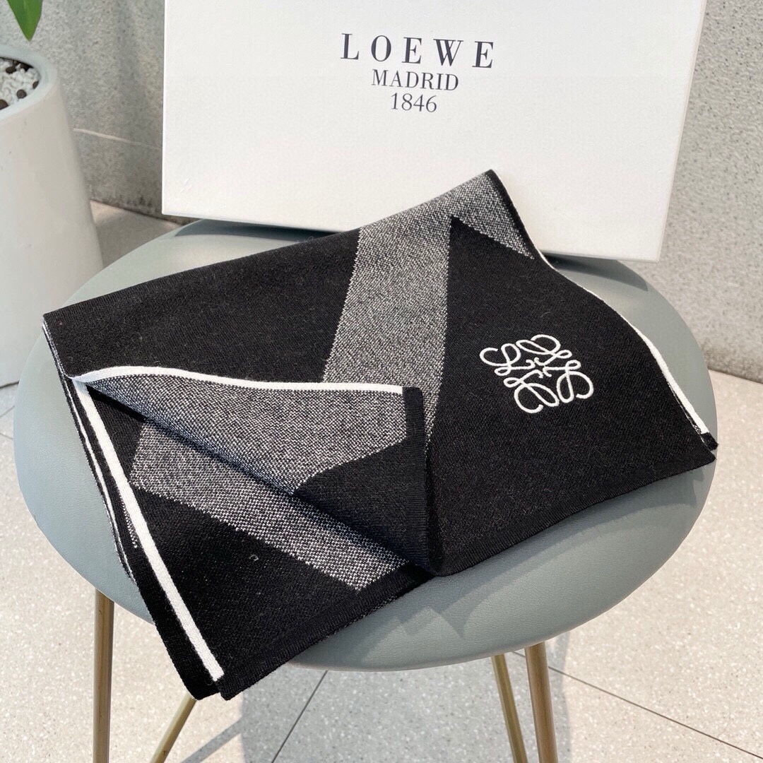 【LOEWE ロエベ】スカーフ32*180CM   241109