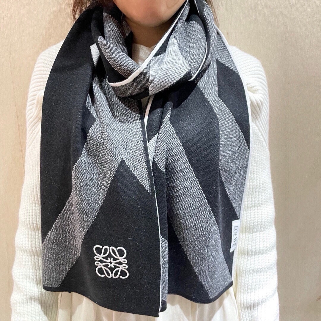 【LOEWE ロエベ】スカーフ32*180CM   241109