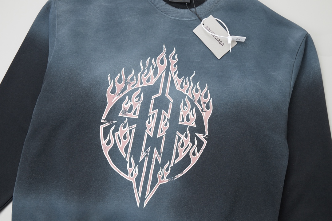 【BALENCIAGA 公式旗艦店】バレンシアガ 丸首の衛衣 スウェット ご好評に付き再入荷！241120