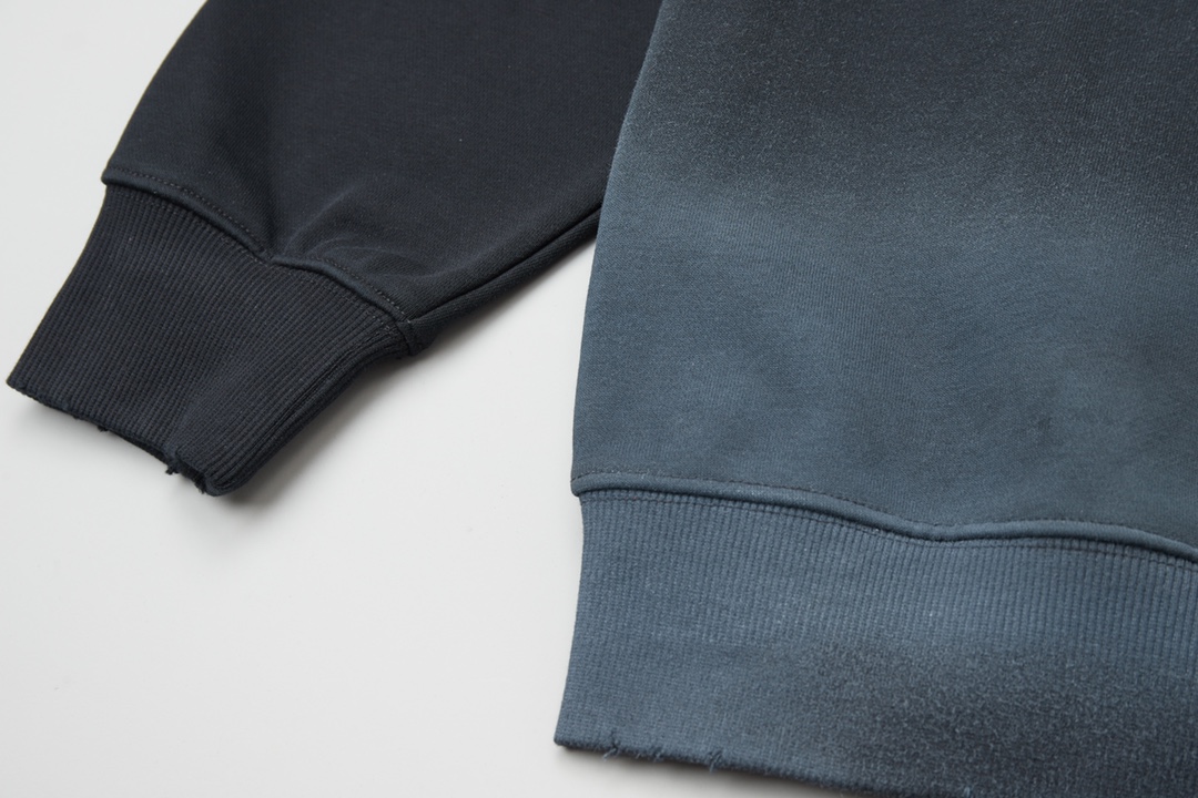 【BALENCIAGA 公式旗艦店】バレンシアガ 丸首の衛衣 スウェット ご好評に付き再入荷！241120