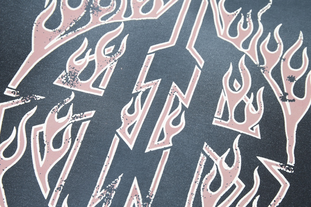 【BALENCIAGA 公式旗艦店】バレンシアガ 丸首の衛衣 スウェット ご好評に付き再入荷！241120