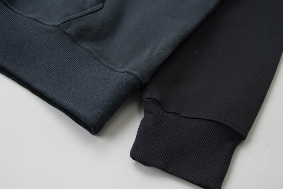 【BALENCIAGA 公式旗艦店】バレンシアガ  パーカー スウェット ご好評に付き再入荷！241120