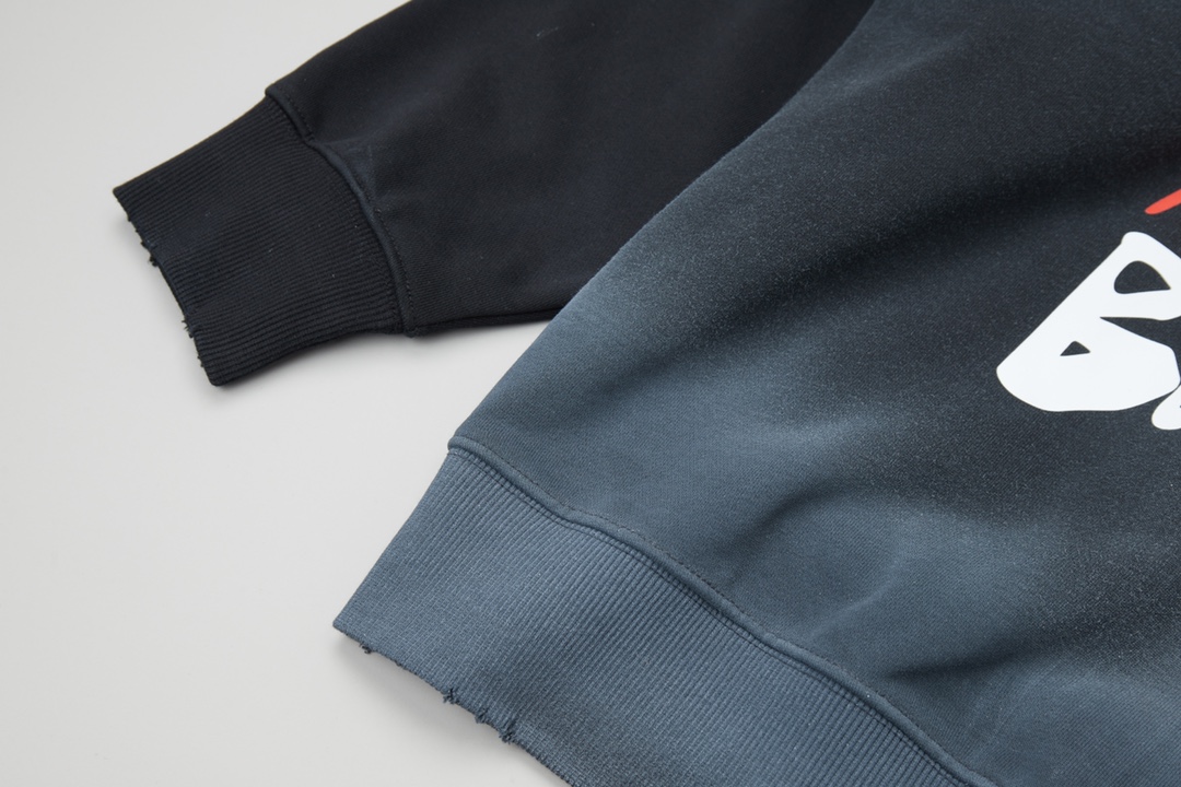 【BALENCIAGA 公式旗艦店】バレンシアガ 丸首の衛衣 スウェット ご好評に付き再入荷！241120