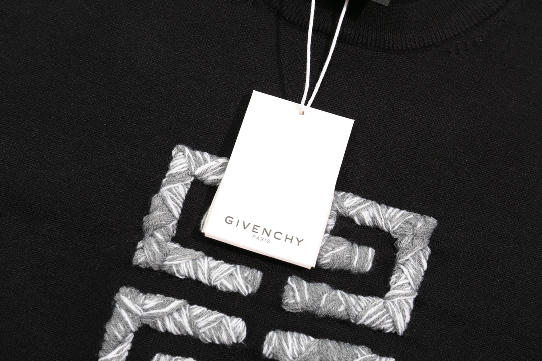 【GIVENCHY   公式旗艦店】ジバンシー   セーター好評に付き再入荷！241115