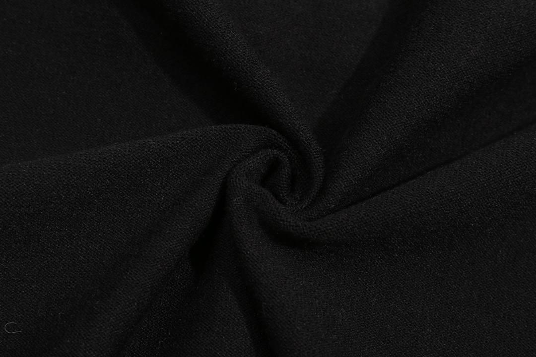 【GIVENCHY   公式旗艦店】ジバンシー   セーター好評に付き再入荷！241115