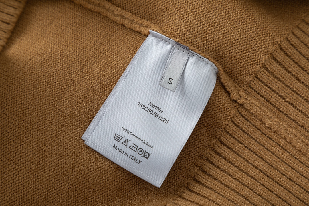 【DIOR  公式旗艦店】ディオール   セーター好評に付き再入荷！241115