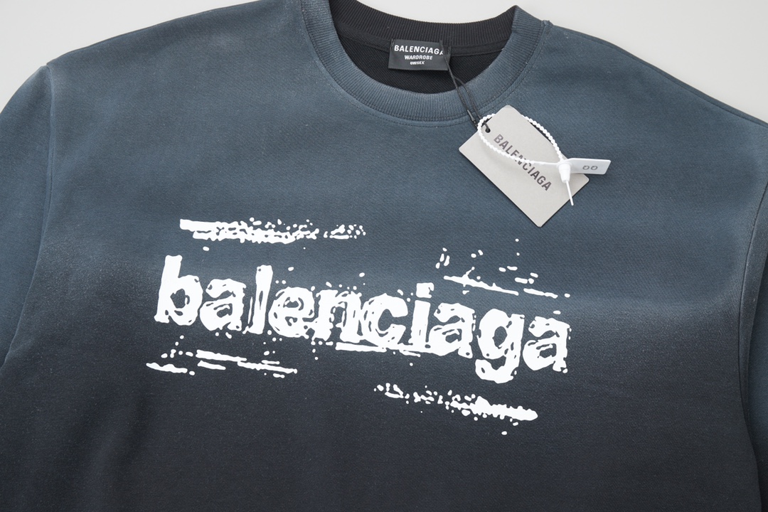 【BALENCIAGA 公式旗艦店】バレンシアガ 丸首の衛衣 スウェット ご好評に付き再入荷！241120