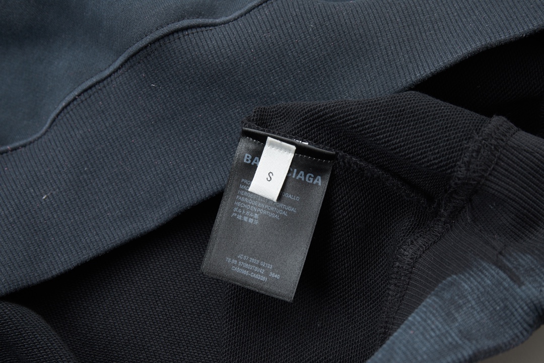 【BALENCIAGA 公式旗艦店】バレンシアガ 丸首の衛衣 スウェット ご好評に付き再入荷！241120