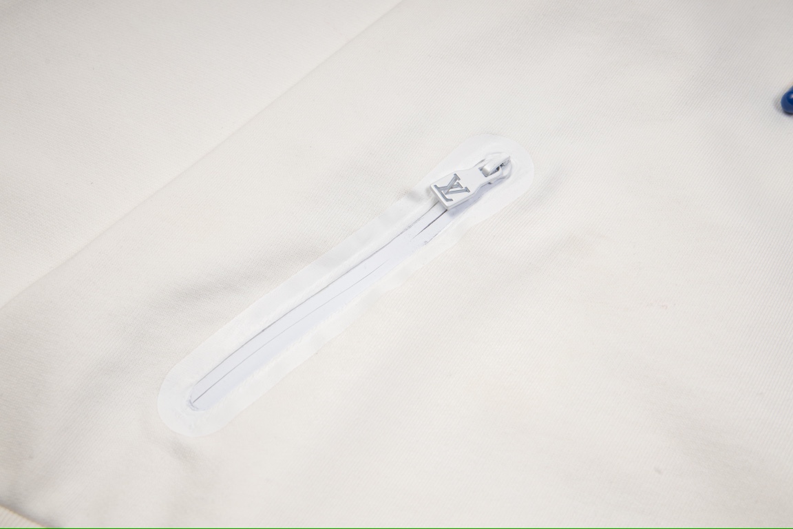 LV【LOUIS VUITTON  公式旗艦店】ルイヴィトン パーカー  スウェットご好評に付き再入荷！ 241121