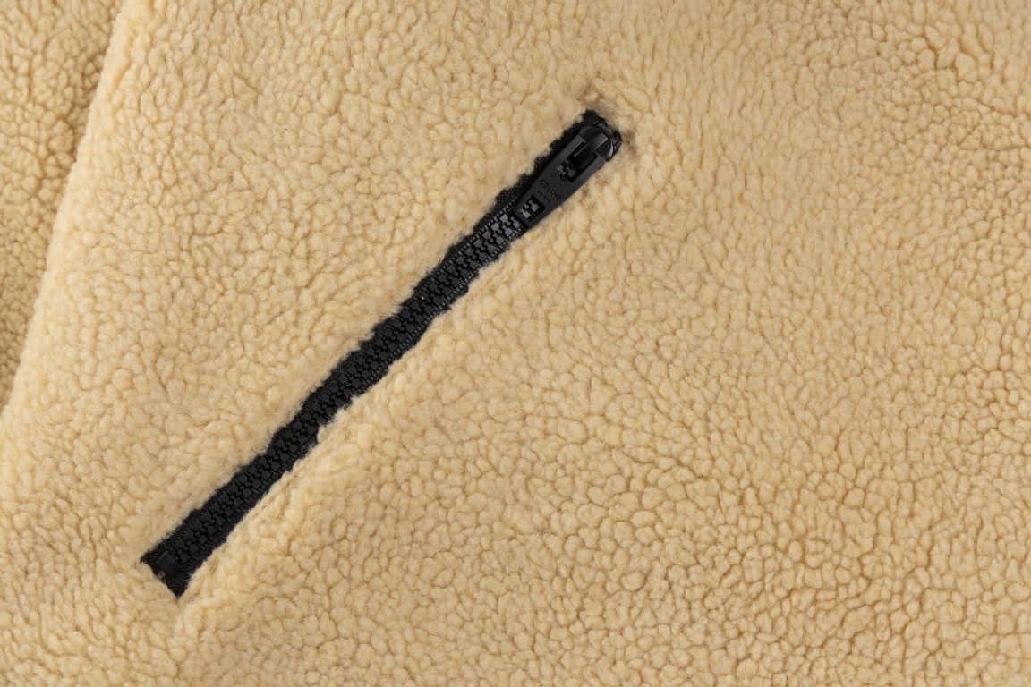 【CELINE】セリーヌ  ジャケット着ご好評に付き再入荷！240923