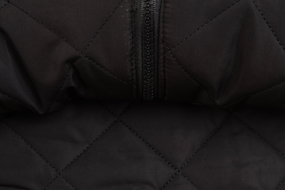 【CELINE】セリーヌ  ジャケット着ご好評に付き再入荷！240923