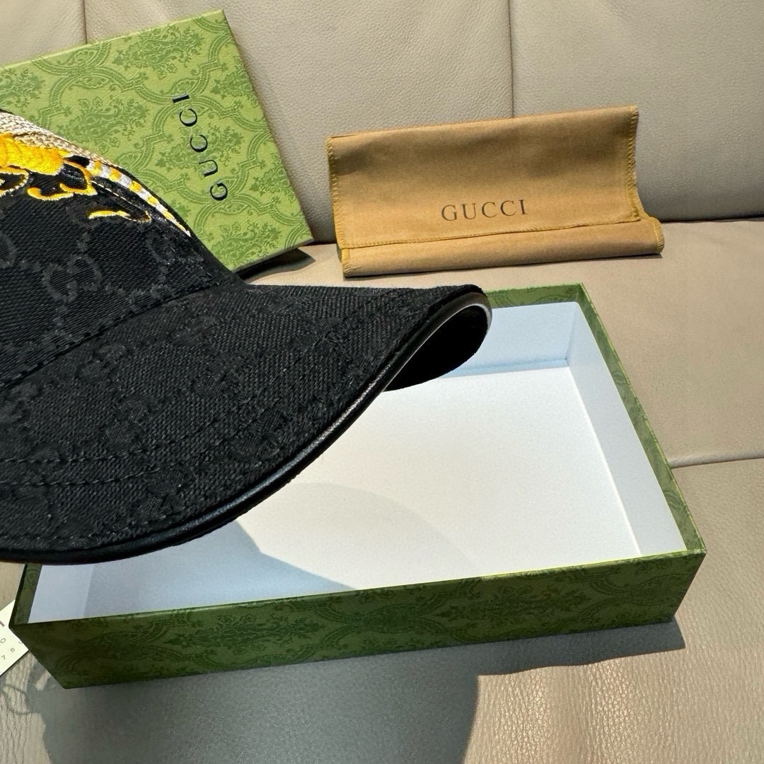 【GUCCI  クッチ 】【数量限定】 野球帽 / ハット  241126