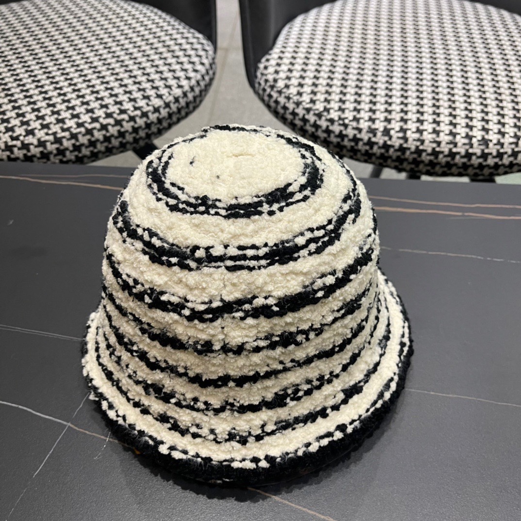 PRADA (プラダ)フィッシャーマンズハット  241125