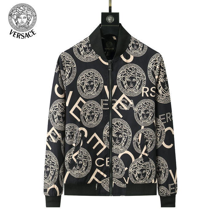 【VERSACE 公式旗艦店】ヴェルサーチ ジャケット着好評に付き再入荷！