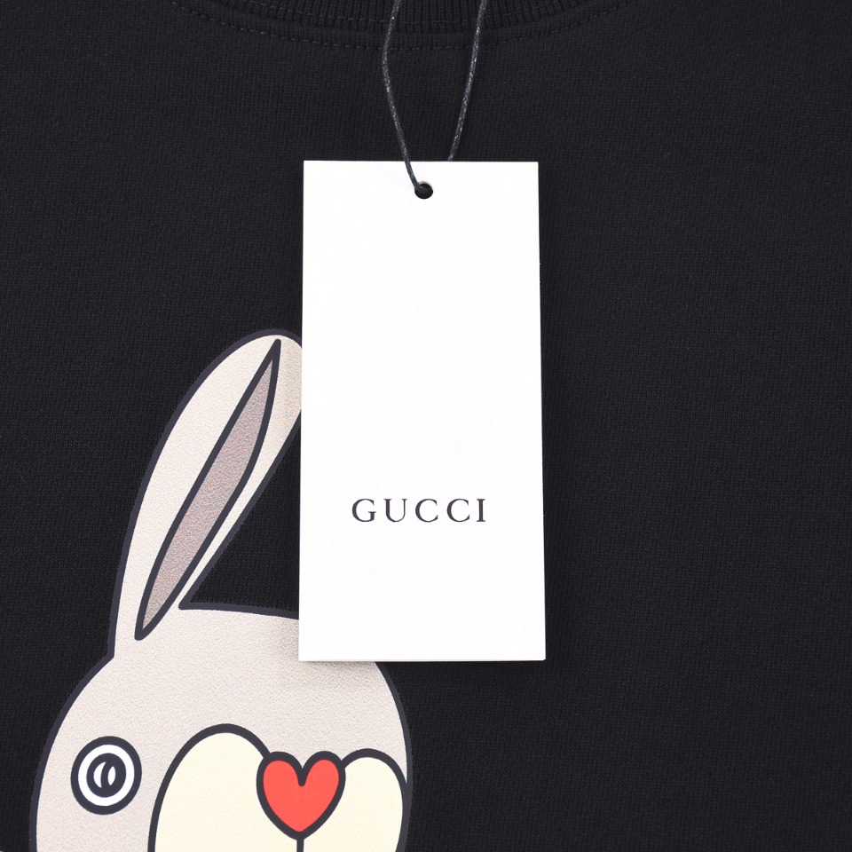 【GUCCI  公式旗艦店】グッチ 丸首の衛衣 スウェットご好評に付き再入荷 240902