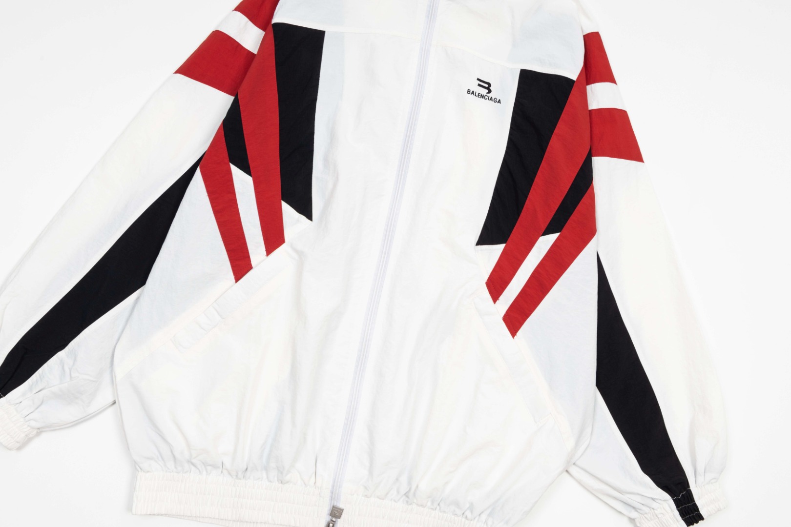 【BALENCIAGA 公式旗艦店】 バレンシアガ  ジャケット着 好評に付き再入荷 240826