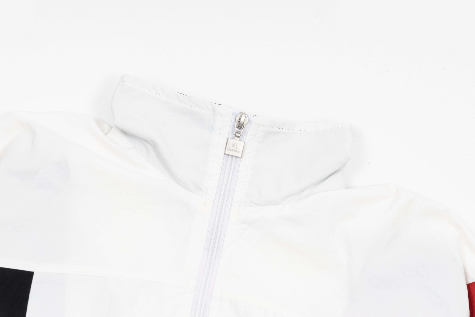 【BALENCIAGA 公式旗艦店】 バレンシアガ  ジャケット着 好評に付き再入荷 240826