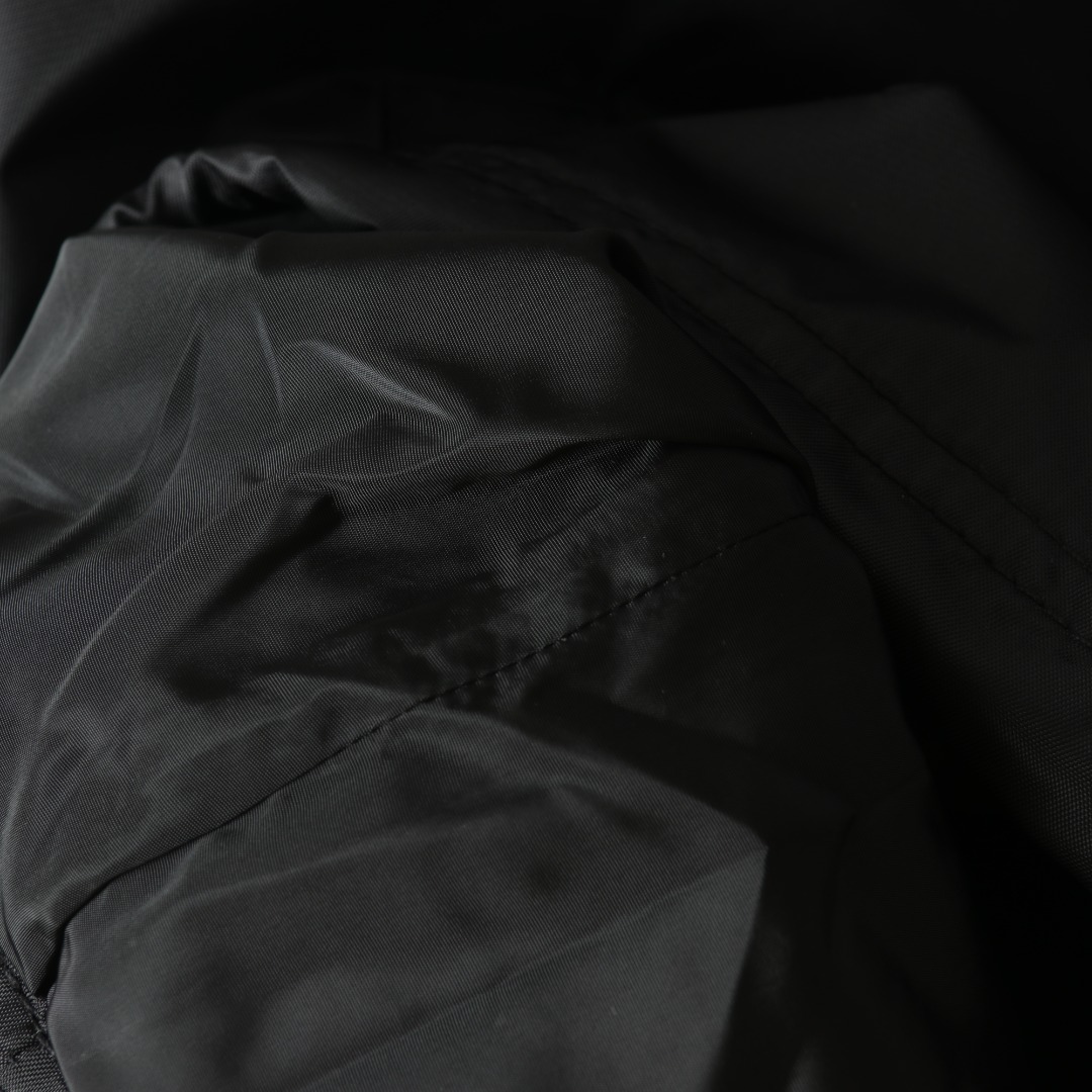 【BALENCIAGA  公式旗艦店】バレンシアガ    ジャケット着 好評に付き再入荷！241119