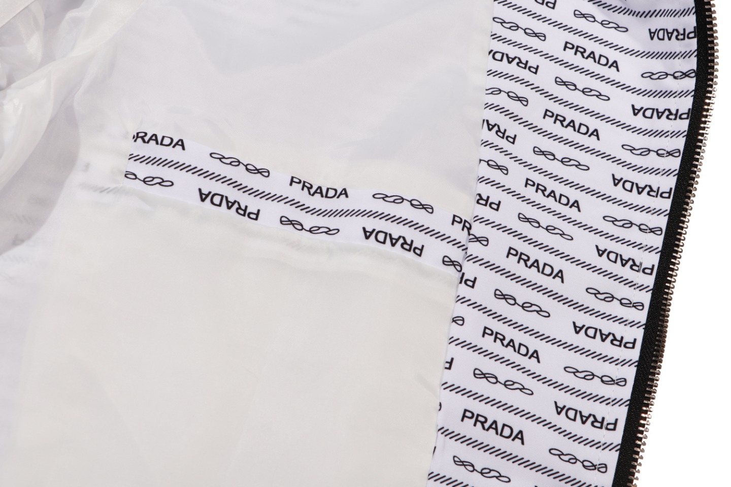 【PRADA  公式旗艦店】プラダ  ジャケット着 好評に付き再入荷 240826