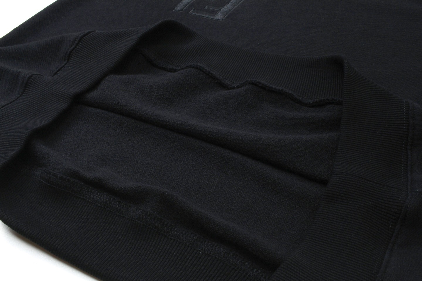 【FENDI 公式旗艦店】フェンディ  丸首の衛衣   スウェットご好評に付き再入荷！