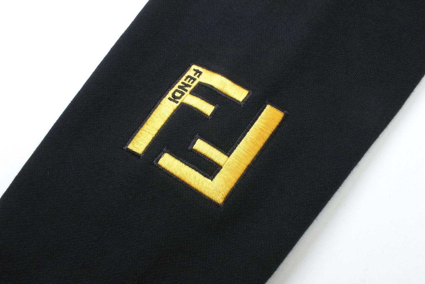 【FENDI 公式旗艦店】フェンディ  丸首の衛衣   スウェットご好評に付き再入荷！