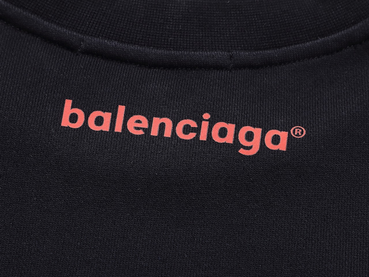 【BALENCIAGA  公式旗艦店】バレンシアガ  丸首の衛衣 スウェットご好評に付き再入荷！