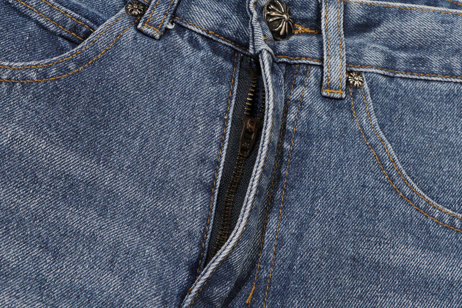 【CHROME HEARTS 公式旗艦店】クロムハーツ ジーパン  ご好評に付き再入荷！