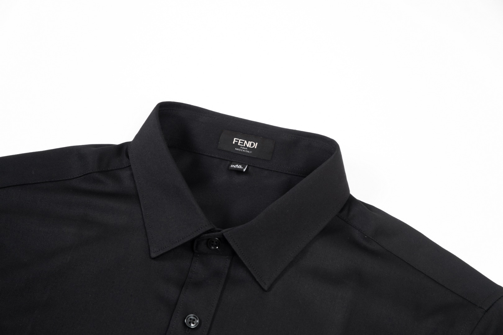 【FENDI  公式旗艦店】フェンディ 半袖シャツ ご好評に付き再入荷 240716