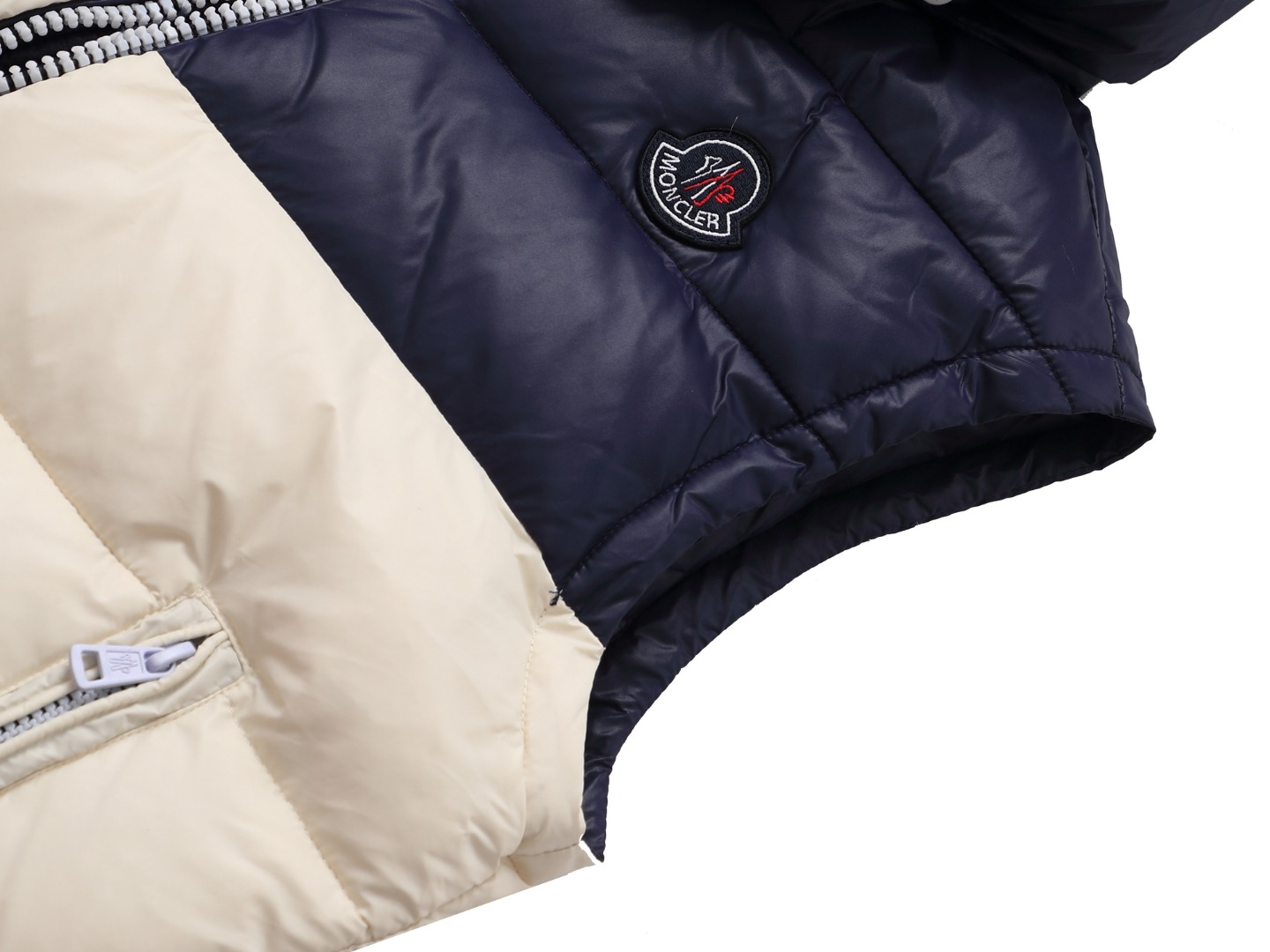 【MONCLER 公式旗艦店】モンクレール  ダウンベスト 好評に付き再入荷！ 271102