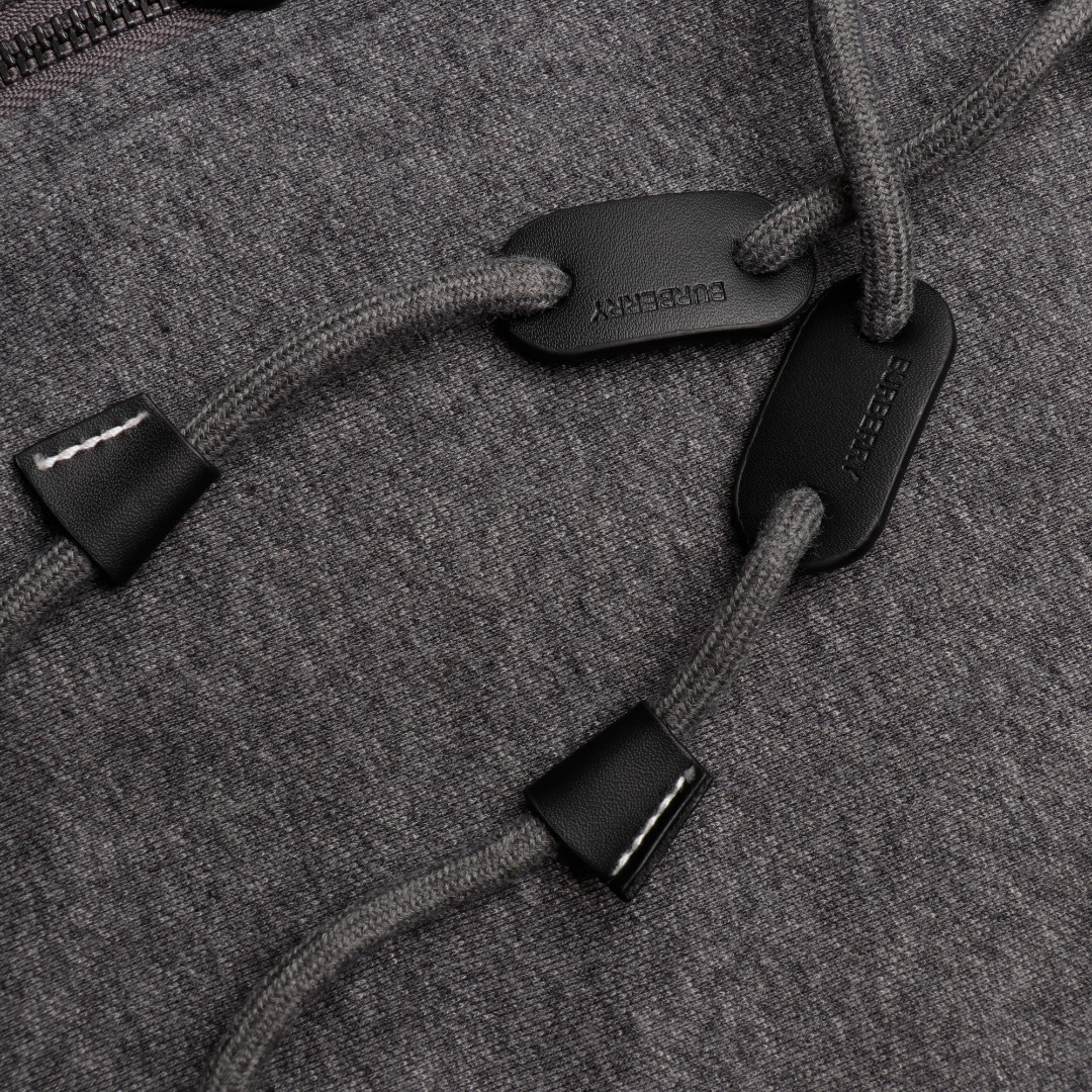 【BURBERRY  公式旗艦店】バーバリー パーカースウェットご好評に付き再入荷！241113