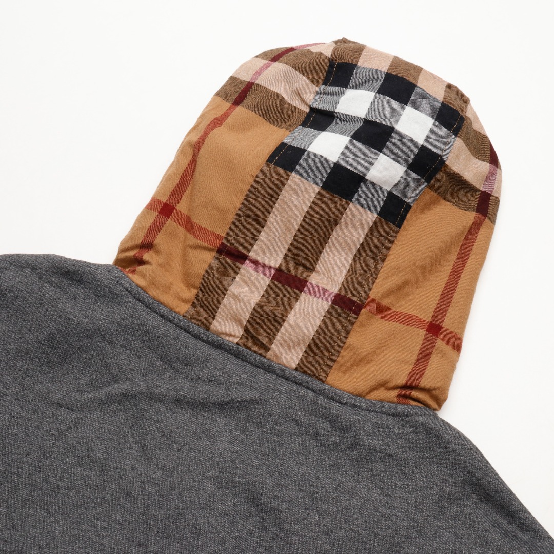 【BURBERRY  公式旗艦店】バーバリー パーカースウェットご好評に付き再入荷！241113