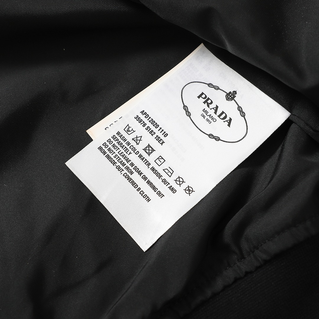 【PRADA  公式旗艦店】 プラダ  ジャケット着 ご好評に付き再入荷！241024