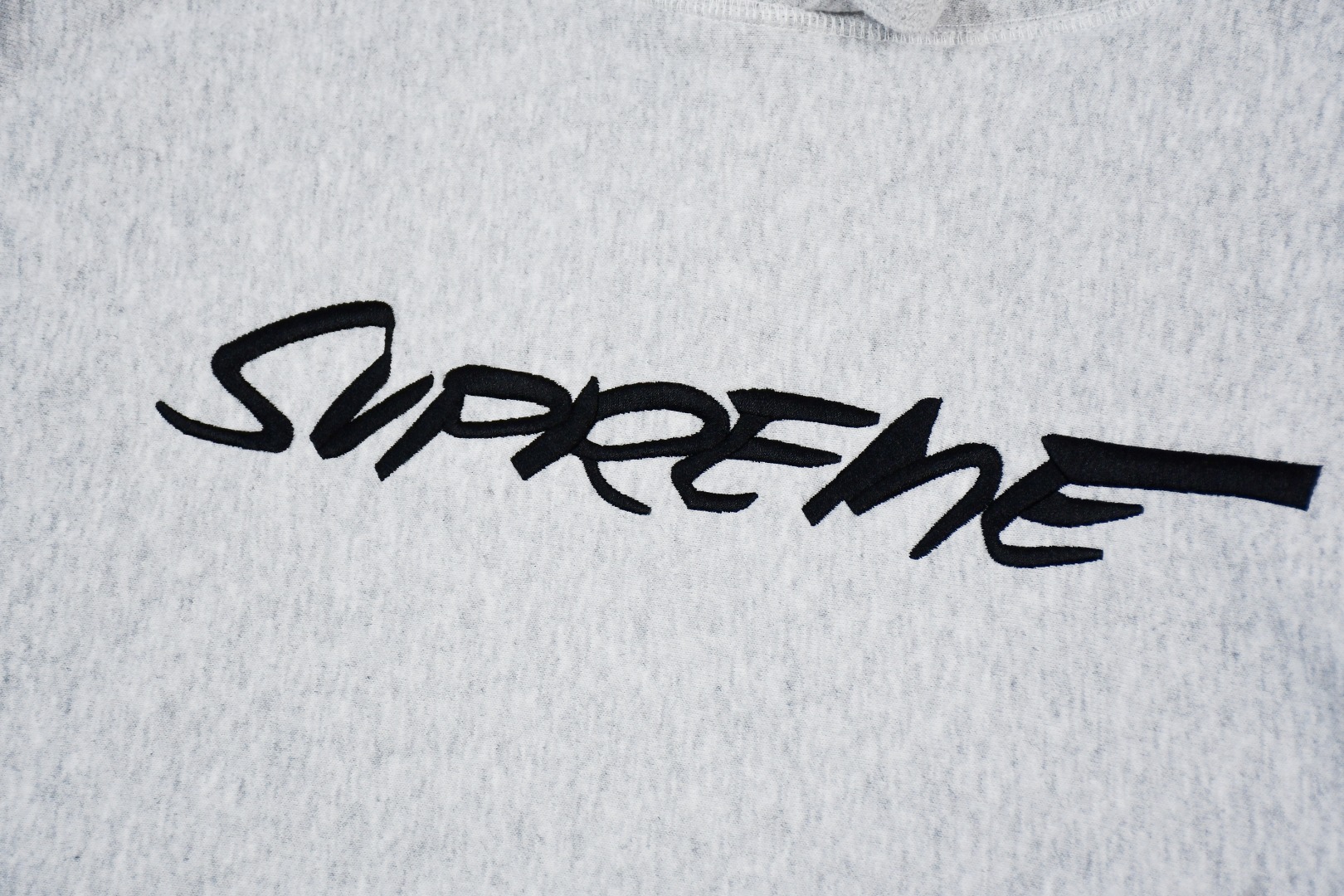 【Supreme  公式旗艦店】 丸首の衛衣  スウェットご好評に付き再入荷！241115