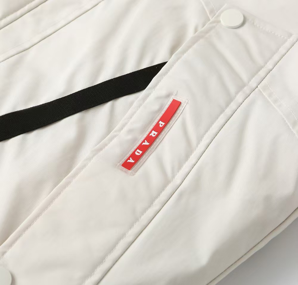 【PRADA  公式旗艦店】プラダ  ダウンジャケット 好評に付き再入荷！ 271102