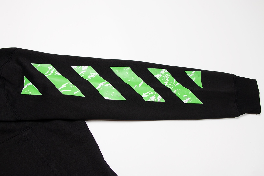 【OFF-WHITE  公式旗艦店】オフホワイトパーカースウェットご好評に付き再入荷！