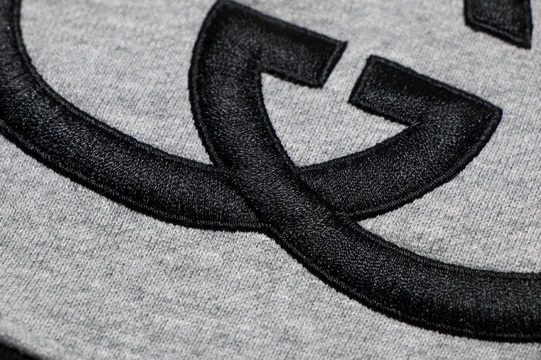 【GUCCI  公式旗艦店】グッチ  丸首の衛衣 スウェットご好評に付き再入荷！