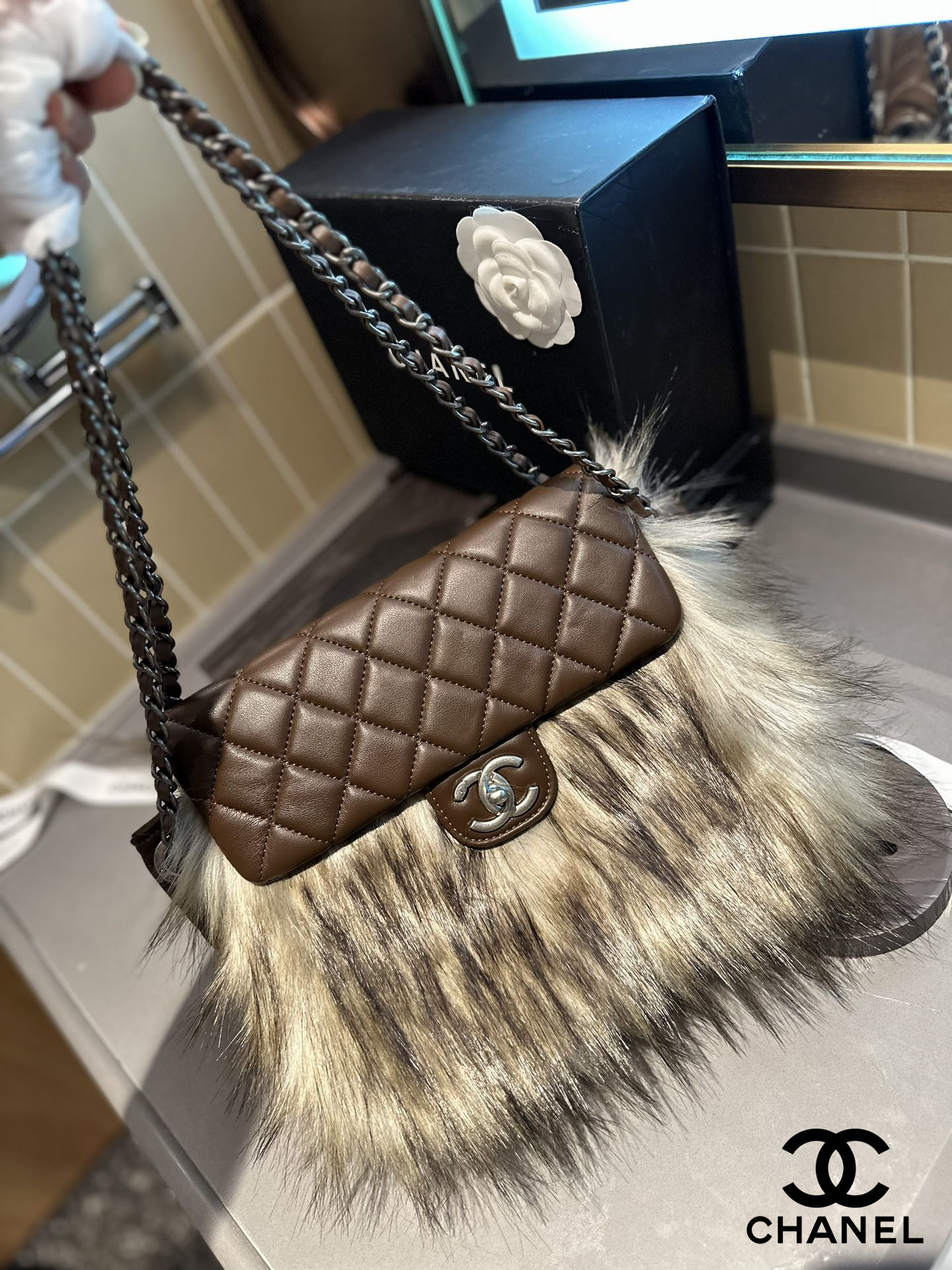 【CHANEL 公式旗艦店】シャネル   ショルダーバッグ  当日出荷 好評に付き再入荷！20*12CM