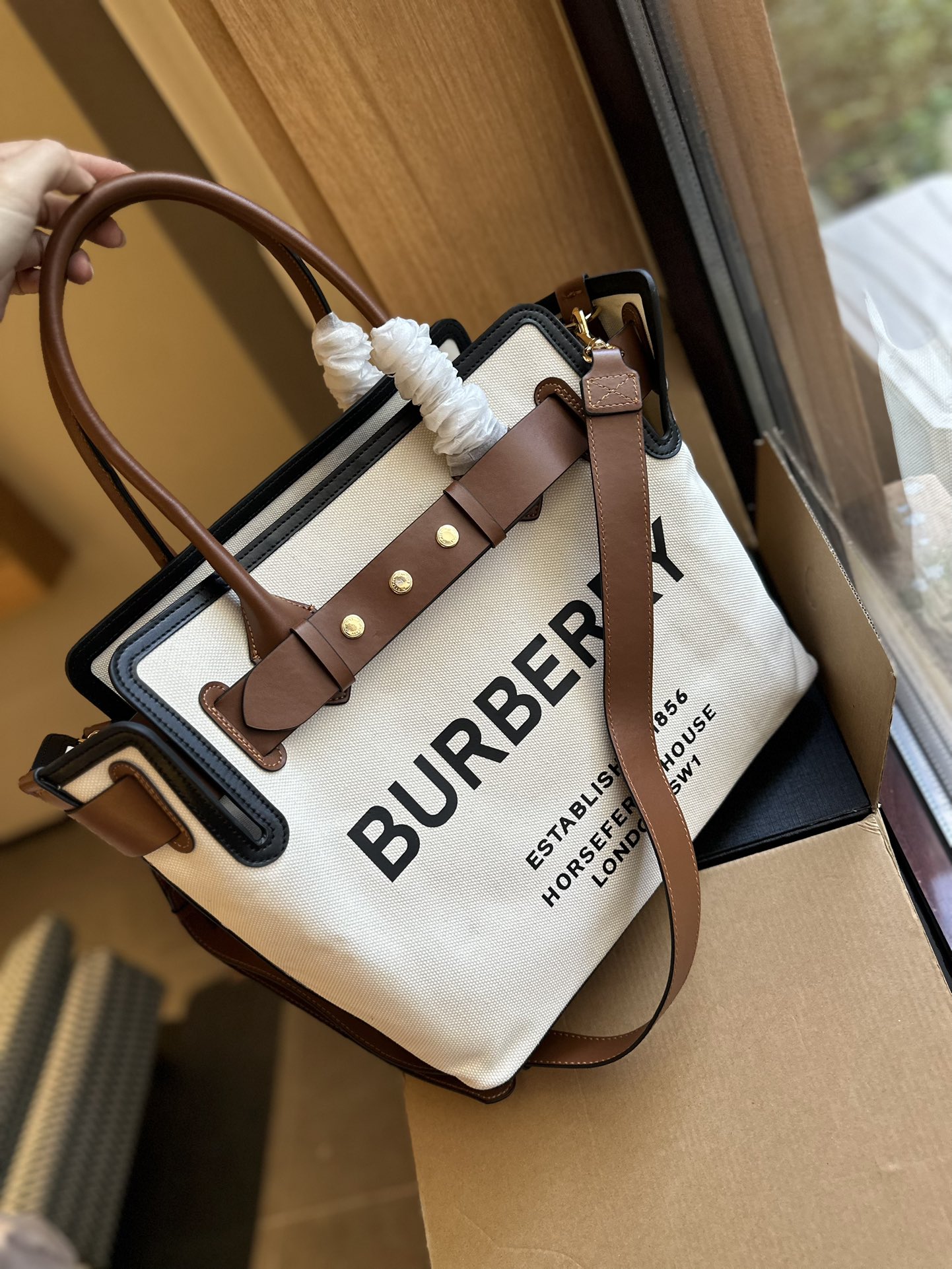 【BURBERRY 公式旗艦店】バーバリー    リュックサック 当日出荷 好評に付き再入荷！33*29CM