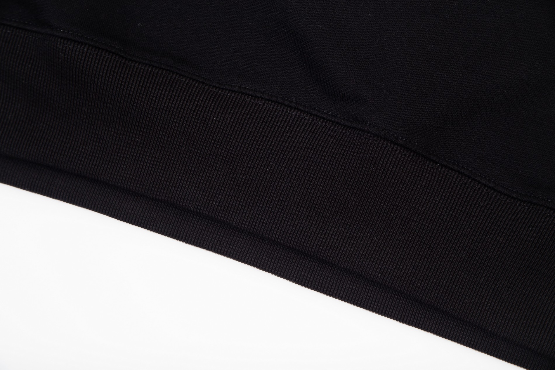 【BALENCIAGA 公式旗艦店】バレンシアガ 丸首の衛衣 スウェット ご好評に付き再入荷！